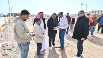 محافظ جنوب سيناء يوجه ببدء إنشاء المنطقة الخدمية بساحة انتظار النقل الثقيل بطابا