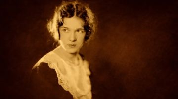 من هي أم سيتي البريطانية التي وهبت حياتها لحبيبها الفرعون؟ من هي أم سيتي البريطانية التي وهبت حياتها لحبيبها الفرعون؟