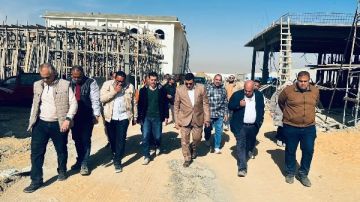 جولة ميدانية لرئيس القاهرة الجديدة لمتابعة أعمال محطة الصرف الصحي 4.. صور