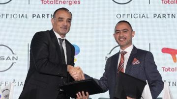 شراكة استراتيجية جديدة لتعزيز حلول التصنيع المحلي لزيوت المحركات الأصلية شراكة استراتيجية جديدة لتعزيز حلول التصنيع المحلي لزيوت المحركات الأصلية