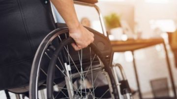 إعفاء ذوي الإعاقة من الضريبة الجمركية على المعدات طبقا للقانون