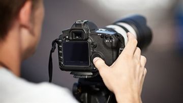 قرار عاجل من شعبة المصورين بشأن تصوير جنازات المشاهير قرار عاجل من شعبة المصورين بشأن تصوير جنازات المشاهير