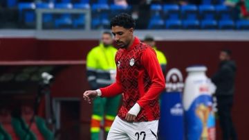 لقطات من عمليات الإحماء الأخيرة لمنتخبنا الوطني بمباراة السنغال..شاهد