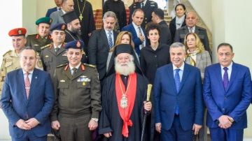 محافظ الإسكندرية يهنئ الطوائف القبطية بعيد الميلاد المجيد