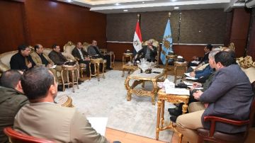 محافظ الغربية يترأس اجتماعا مسائيا موسعا للتنفيذ الفوري لخطة ضبط التوك توك