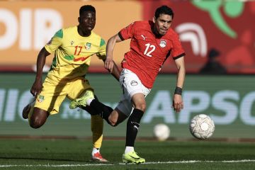 منتخب مصر يكشف زمان ومكان العملية الجراحية للاعبه محمد حمدي