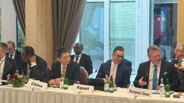 وزير الاستثمار: مصر تعطي أولوية للأمن الغذائي بمفاوضات التجارة العالمية بدافوس وزير الاستثمار: مصر تعطي أولوية للأمن الغذائي بمفاوضات التجارة العالمية بدافوس