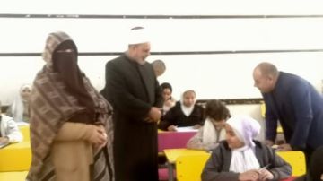 2270 طالبا ينهون الامتحانات.. رئيس منطقة مطروح الأزهرية يتفقد ختام امتحانات الشهادة الابتدائية