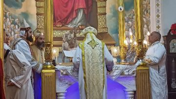 احتفالات الغربية بالترانيم وإقامة القداس احتفالا بأعياد الميلاد.. شاهد