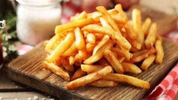 بدون زيت وقلي .. طريقة عمل صوابع البطاطس المقرمشة