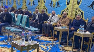 حالة حزن.. أهالي سمالوط بالمنيا يتلقون عزاء شقيق الموسيقار عمار الشريعي.. شاهد