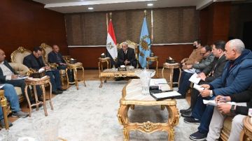 محافظ الغربية يشهد تسليم عقود الخطة الاستثمارية لرؤساء المراكز والمدن محافظ الغربية يشهد تسليم عقود الخطة الاستثمارية لرؤساء المراكز والمدن