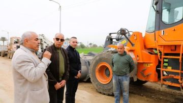 محافظ المنيا يتفقد اصطفاف معدات مغاغة ويتابع تمهيد طريق طنبدى بطول 5 كيلو مترات محافظ المنيا يتفقد اصطفاف معدات مغاغة ويتابع تمهيد طريق طنبدى بطول 5 كيلو مترات