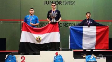 وزير الرياضة يهنئ أبطال إنجلترا المفتوحة للإسكواش للناشئين والناشئات 2026