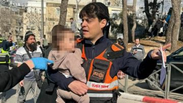 وفاة رضيعين وإصابة 53 آخرين جراء تسرب مادة كيميائية في روضة أطفال بالقدس وفاة رضيعين وإصابة 53 آخرين جراء تسرب مادة كيميائية في روضة أطفال بالقدس