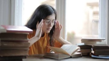 باستخدام الخمس حواس .. نصائح فعالة لتنظيم الوقت في الامتحانات فيديو باستخدام الخمس حواس .. نصائح فعالة لتنظيم الوقت في الامتحانات فيديو