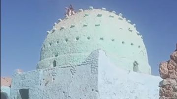 تعرف على تفاصيل القصة الكاملة لواقعة محاولة مهتز نفسيا هدم ضريح فى أسوان..صور