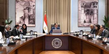 رئيس الوزراء يتابع موقف توافر التمويل المطلوب لمشروعات الكهرباء ودعم الشبكة القومية لاستيعاب الطاقات المتجددة