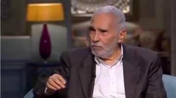 وزير المالية تدخل.. نجل عبد الرحمن أبو زهرة يكشف تفاصيل أزمة معاش والده