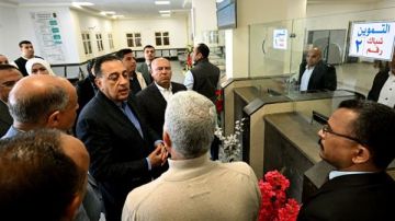 رئيس الوزراء يتفقد سير العمل بالمركز التكنولوجي بقرية تونا الجبل في المنيا