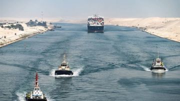 عاجل تفاصيل جنوح سفينة قادمة من تركيا خارج المجرى الملاحي لقناة السويس