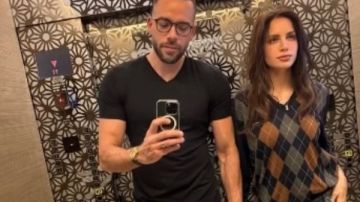 آمال ماهر توجه رسالة رومانسية لزوجها في عيد ميلاده