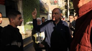 محافظ المنيا يقود حملة لإزالة الإشغالات.. ويؤكد: لا تهاون مع التعدي على حرم الطريق