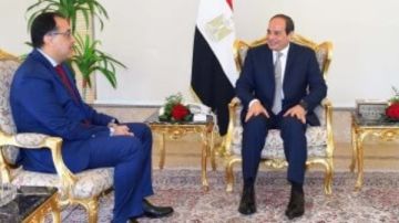 ذكرى وطنية مهمة.. مدبولي يهنئ الرئيس السيسي بثورة 25 يناير