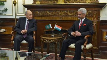 أبو الغيط من نيودلهي: شراكة عربية-هندية متنامية وتوافق حول قضايا الإقليم أبو الغيط من نيودلهي: شراكة عربية-هندية متنامية وتوافق حول قضايا الإقليم