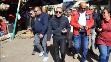 رئيس مدينة بورفؤاد يتفقد محيط الشعراوي ويؤكد لن نسمح بعودة الإشغالات شاهد رئيس مدينة بورفؤاد يتفقد محيط الشعراوي ويؤكد لن نسمح بعودة الإشغالات شاهد