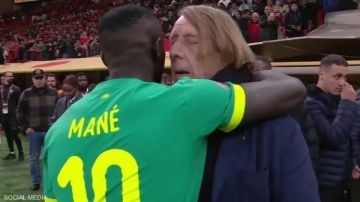 طلب من ساديو ماني استكمال نهائي إفريقيا.. من هو كلود لوروا ؟