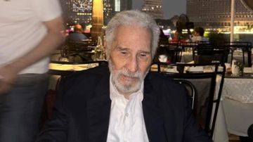 ياريته عنده أملاك.. أول تعليق من نجل عبد الرحمن أبو زهرة بعد الحجز على حساب والده البنكي خاص