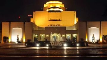 الأوبرا تحتضن معرض بصمات يمنية لشباب الفنانين.. الليلة