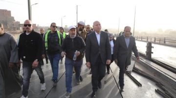 بالصور محافظ القاهرة : تأمين عمال إزالة كوبري السيدة العائشة بالإجراءات اللازمة بالصور محافظ القاهرة : تأمين عمال إزالة كوبري السيدة العائشة بالإجراءات اللازمة