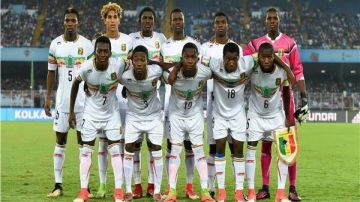 كارثه تحكيمية بمباراة مالي وجزر القمر .. محمد صلاح عبد الفتاح يحلل الأخطاء بدور المجموعات