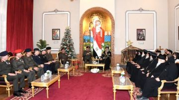وزير الدفاع يتقدم وفد القوات المسلحة لتهنئة البابا تواضروس بمناسبة عيد الميلاد المجيد صور وزير الدفاع يتقدم وفد القوات المسلحة لتهنئة البابا تواضروس بمناسبة عيد الميلاد المجيد صور