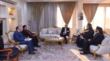 وفد من الكنيسة الكاثوليكية يتقدم بمقترح للحكومة لتنظيم إجازات الأعياد الدينية للمسيحيين