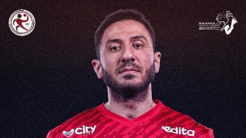 أحمد هشام سيسا يفوز بجائزة أفضل جناح أيسر في بطولة كأس الأمم الأفريقية لكرة اليد