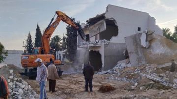 إغلاق منشآت مخالفة على أراضي الدولة بالإسكندرية