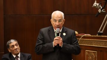 اقتراح برغبة بشأن رفع كفاءة ورصف الطريق المؤدي لأسيوط الجديدة اقتراح برغبة بشأن رفع كفاءة ورصف الطريق المؤدي لأسيوط الجديدة