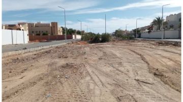 رفع المخلفات وتطهير الحاويات ضمن جهود النظافة اليومية بمدينة الغردقة رفع المخلفات وتطهير الحاويات ضمن جهود النظافة اليومية بمدينة الغردقة