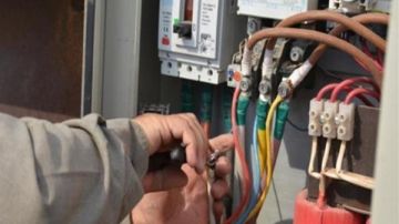 من 100 إلى 50 ألف جنيه.. البرلمان يحسم الحد الأدنى لغرامة سرقة التيار الكهربائي تفاصيل من 100 إلى 50 ألف جنيه.. البرلمان يحسم الحد الأدنى لغرامة سرقة التيار الكهربائي تفاصيل