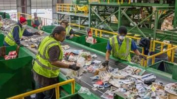 20 اختصاصا للجهاز المعني بإدارة المخلفات للإزالة وإعادة التدوير وفقا للقانون