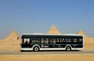 أتوبيس النصر للسيارات الكهربائي يدخل الخدمة التجريبية في الأهرامات