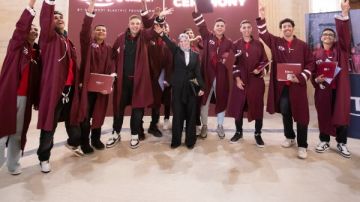 احتفال بتخريج دفعة جديدة من الطلاب في حفل التخرج السنوي 2025