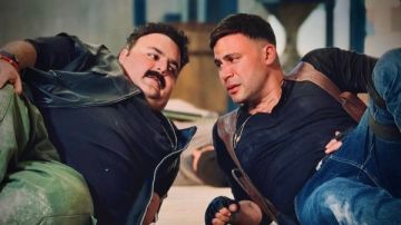 بطريقة ساخرة.. شيكو يعلن عن تعاونه مع محمد إمام في فيلم صقر وكناريا 