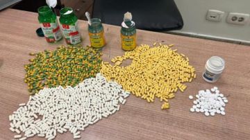 جمارك الركاب ومكافحة المخدرات تحرر 139 محضر لمسافرين بمطار القاهرة