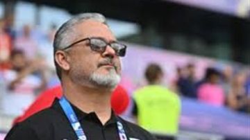 خلفا لـ عبد الرؤوف.. روجير ميكالى يرحب بتدريب نادي الزمالك