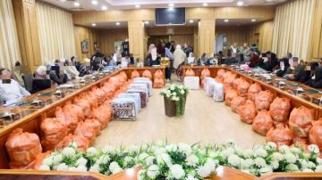 محافظ المنوفية يصرف مساعدات لـ 60 حالة إنسانية بقيمة نصف مليون جنيه