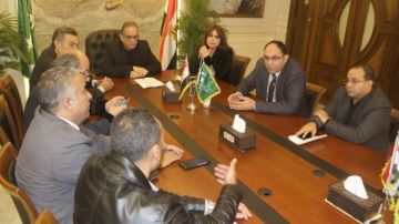 مرشحون لرئاسة الوفد يكشفون ملامح برنامجهم الانتخابية .. البدوي: سنعيد مكان الحزب في الشارع.. وأبو شقة: أتعهد بحل الأزمة المالية مرشحون لرئاسة الوفد يكشفون ملامح برنامجهم الانتخابية .. البدوي: سنعيد مكان الحزب في الشارع.. وأبو شقة: أتعهد بحل الأزمة المالية